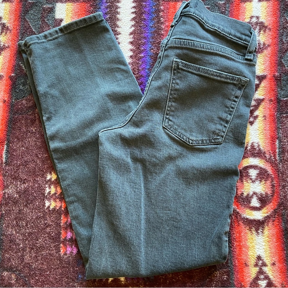 Y2K Silver Jeans Dad Jeans. Black Indigo Wash. Med Rise. Straight leg. 24/30.